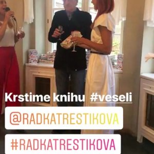 Som kmotrom skvelej knihy #veseli od @radkatrestikova #kupmiknihu