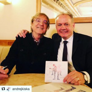 Keď PÁN PREZIDENT vie spievať a má tvoj nový album alebo s pezidentom na káve ????? #slovakia #prezident #andrejkiska #doublealbum #webzbirka